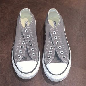 Converse men’s 5 and women’s 7